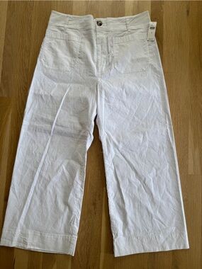NWT Maeve Colette wide leg cropped denim. Size 33 White
